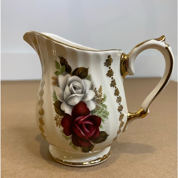 Vintage Sadler Fine Bone China Cream Sugar Red White Roses Swirl Pattern - Picture 3 of 10
